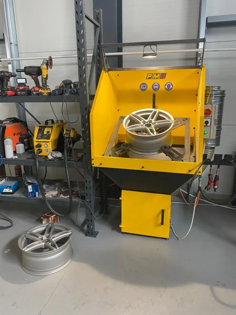 Cabină profesională de sablare jante auto PMJ în atelier din Bragadiru - pregătire pentru vopsire electrostatică