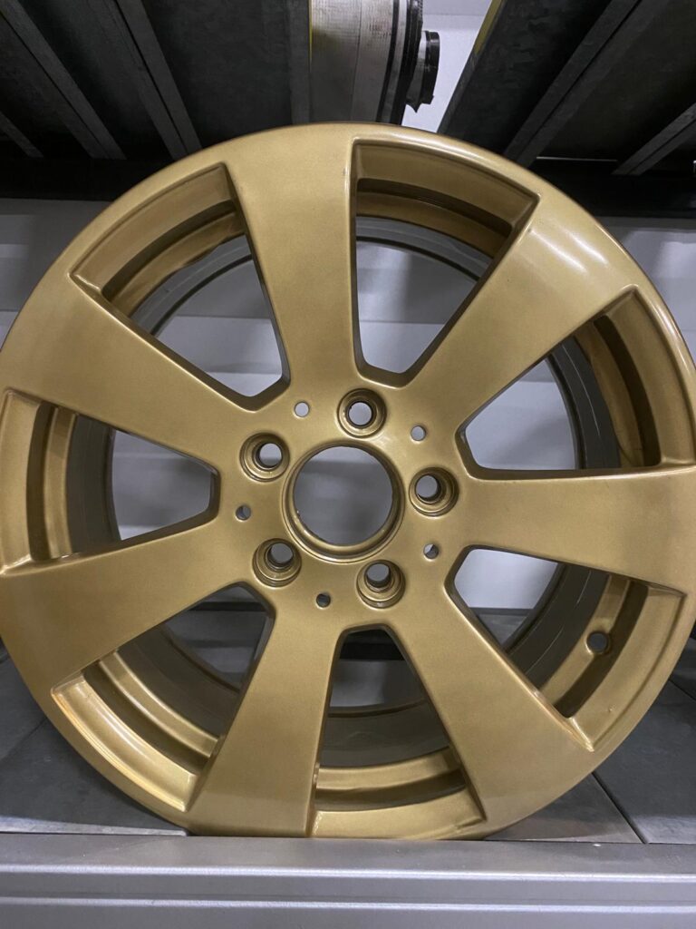 Reconditionare jante culoare Subaru Gold aplicare lac protectie UV Bucuresti